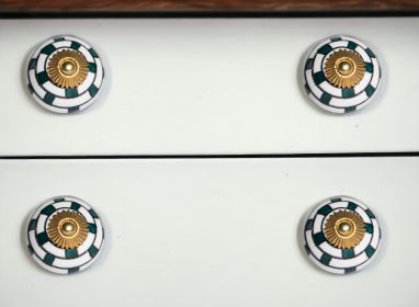 1.5" X 1.5" X 1.5" White Teal And Gold  Knobs 12 Pack