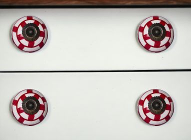 1.5" X 1.5" X 1.5" White Red And Navy Knobs 12 Pack
