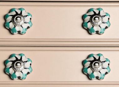 1.5" X 1.5" X 1.5" White Green And Black  Knobs 12 Pack