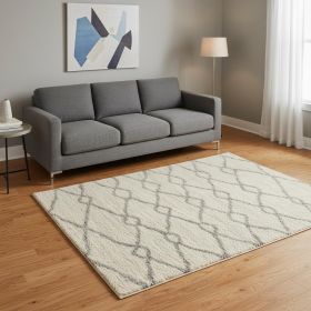 5' X 8' Ivory Grey Machine Woven Chain Link Indoor Area Rug