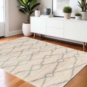 4' X 6' Ivory Grey Machine Woven Chain Link Indoor Area Rug