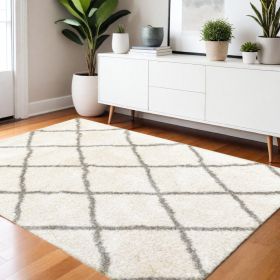 4' X 6' Ivory And Gray Geometric Lattice Area Rug