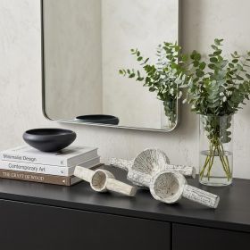 Set Of Three White Wooden Measuring Cup Decor
